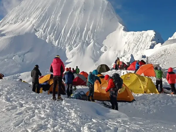 Alpamayo Climb – 6 Days